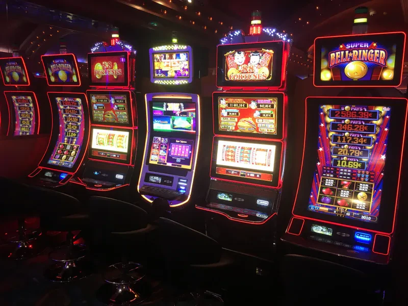 Machines a sous Challes-les-Eaux