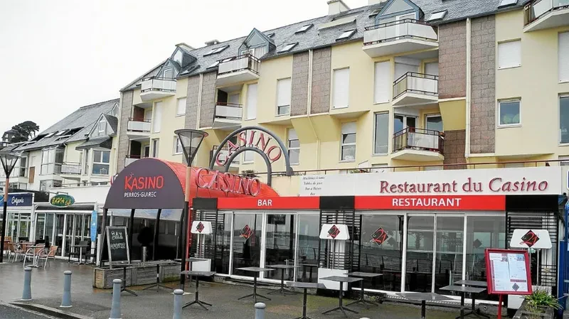 extérieur casino perros guirec