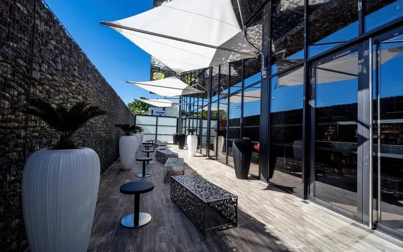Le bar et le restaurant présents au casino de Pau