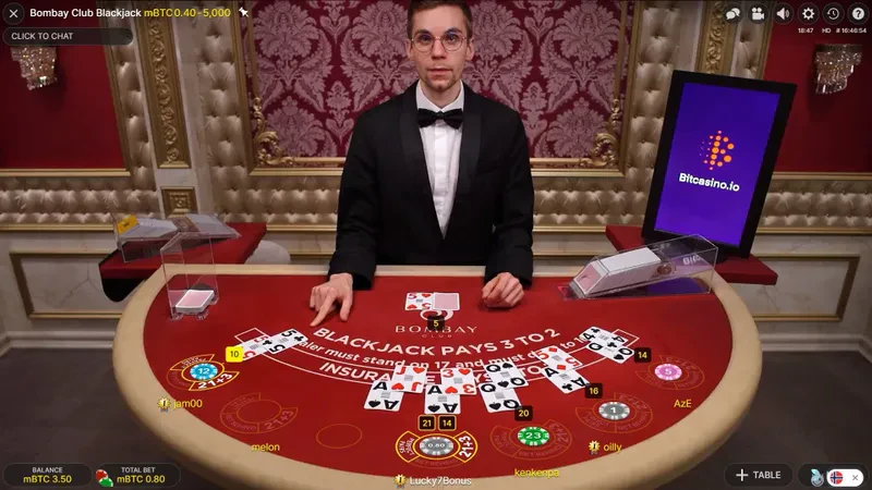 Lucky7Bonus decided to split and gets 14 and 21.