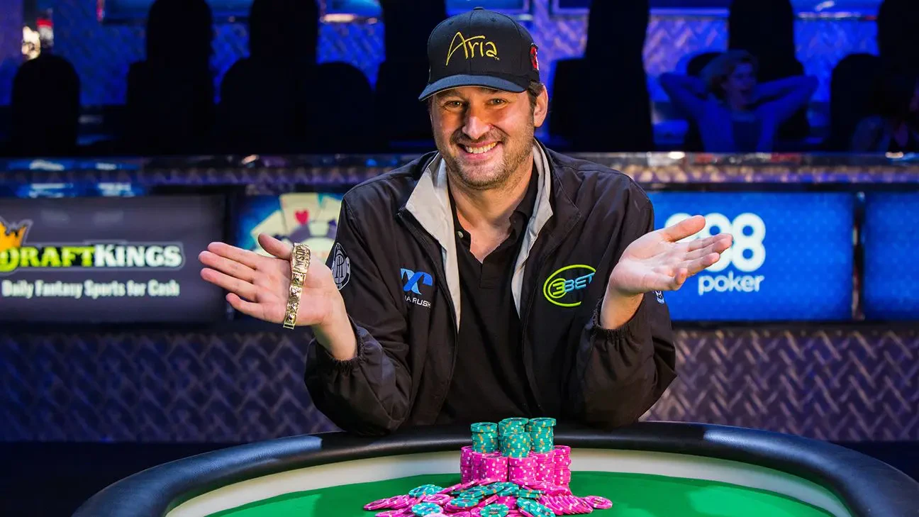 À ce jour, Phil détient le record de bracelets WSOP, avec 16